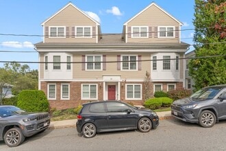 21 Wall St, Unit #B in Canton, MA - Building Photo - Building Photo