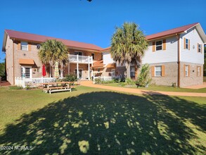 226 RollingWood Dr in Newport, NC - Foto de edificio - Building Photo