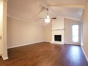 3523 Mayfield Oaks Ln in Houston, TX - Building Photo - Building Photo