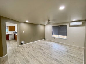 10732 20th Pl W in Everett, WA - Foto de edificio - Building Photo