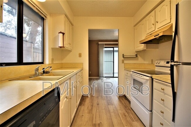 7201 W Amity Rd in Boise, ID - Building Photo - Building Photo