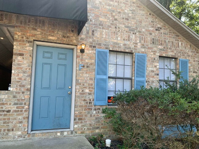 property at 1115 W Jefferson Ave