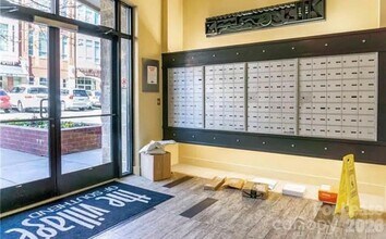 2125 Southend Dr in Charlotte, NC - Building Photo - Building Photo