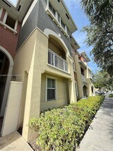 10805 NW 89th Terrace, Unit 1024 in Doral, FL - Building Photo - Building Photo