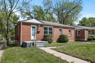 9029 Trefore Ave in Berkeley, MO - Building Photo - Building Photo