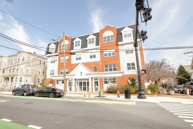 65 Beacon St in Somerville, MA - Building Photo - Building Photo