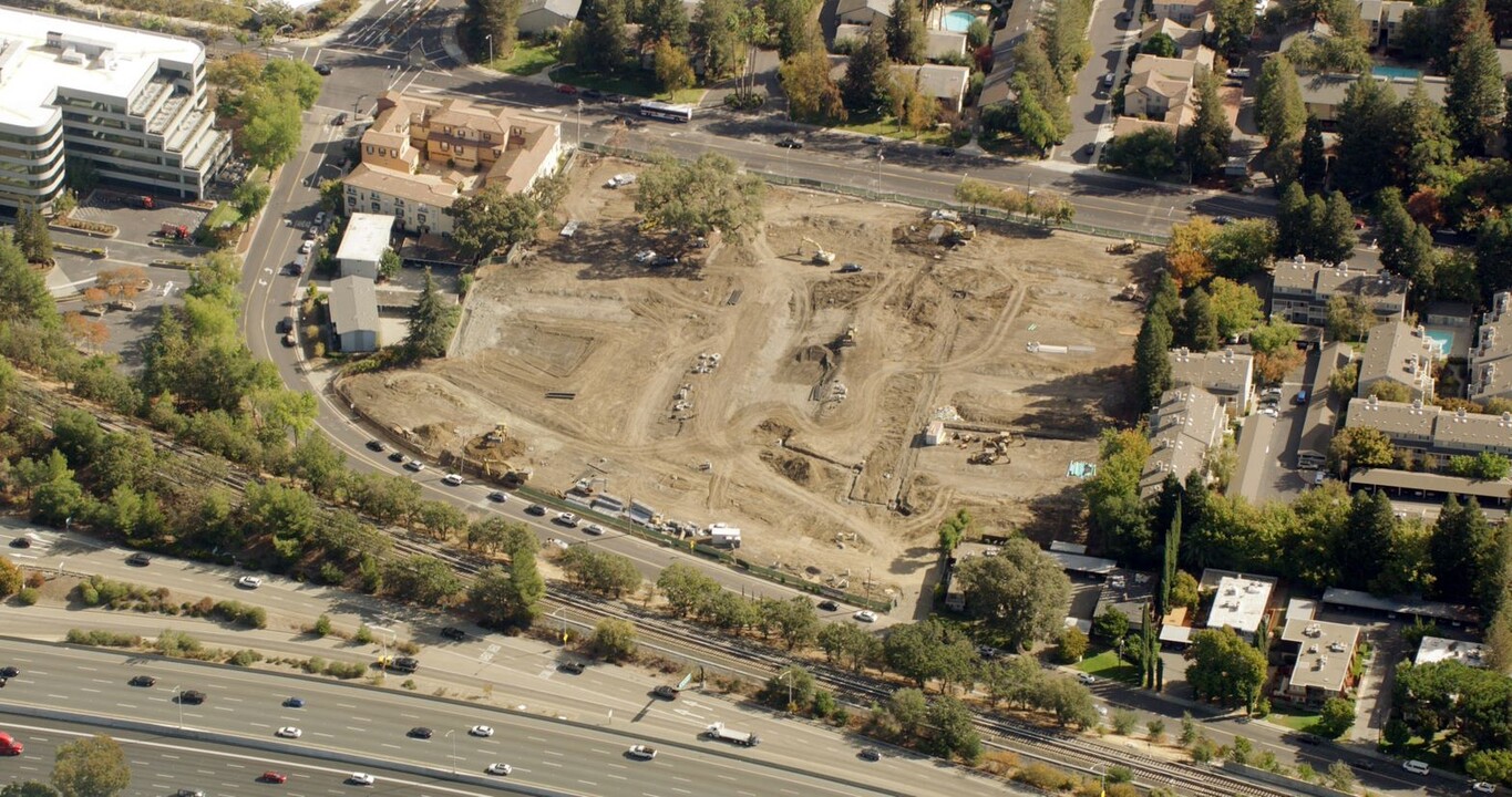 Oak Grove in Walnut Creek, CA - Building Photo