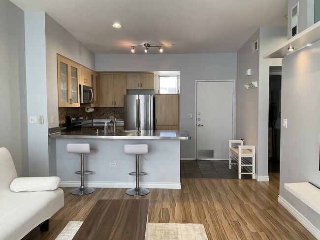 101 Market St, Unit 437 in San Diego, CA - Building Photo - Building Photo