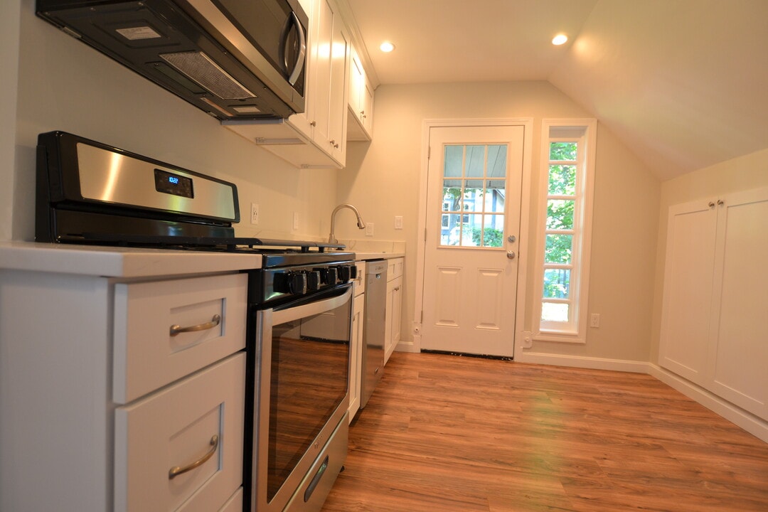 11 Ranelegh Rd, Unit 2 in Boston, MA - Building Photo