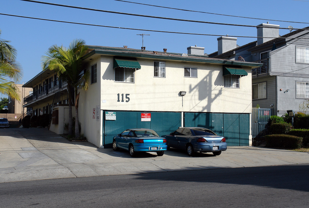 115 E Ivy Ave in Inglewood, CA - Foto de edificio