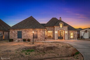 4425 Ellis Ct in Benton, LA - Building Photo