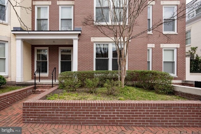 property at 910 Powhatan St