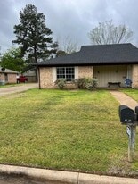 1718-1721 Clearwood Dr in Longview, TX - Building Photo