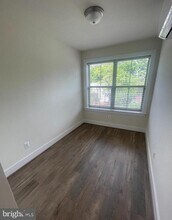 2228 S Glebe Rd in Arlington, VA - Building Photo - Building Photo