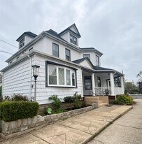 92 Wavecrest St in Valley Stream, NY - Building Photo