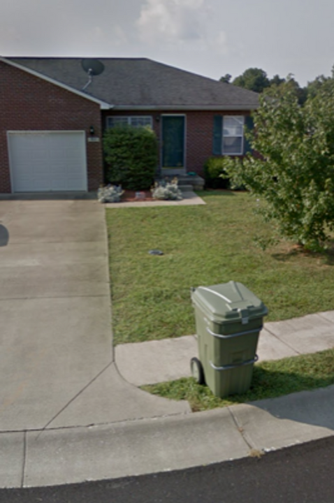 127 Croghan Way in Vine Grove, KY - Building Photo