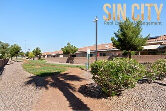 2854 W Agate Ave in Las Vegas, NV - Building Photo - Building Photo