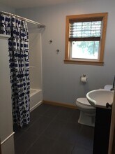 9 Newbury St, Unit Upstairs in Nashua, NH - Building Photo - Building Photo