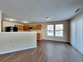 12608 Bearsdale Dr in Indianapolis, IN - Foto de edificio - Building Photo