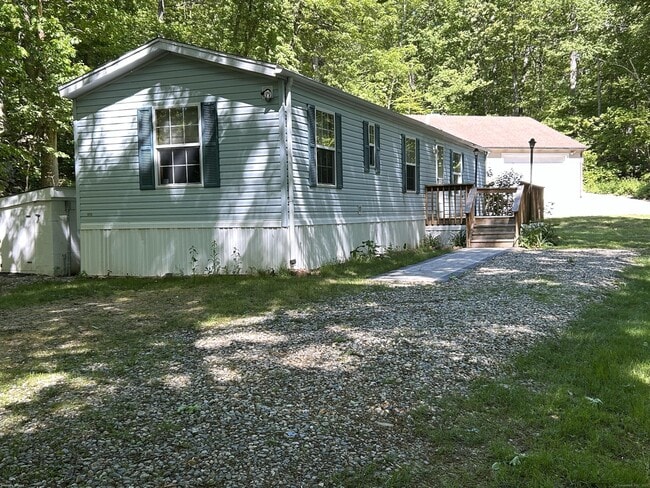 54 Forest Dr in Salem, CT - Building Photo - Building Photo