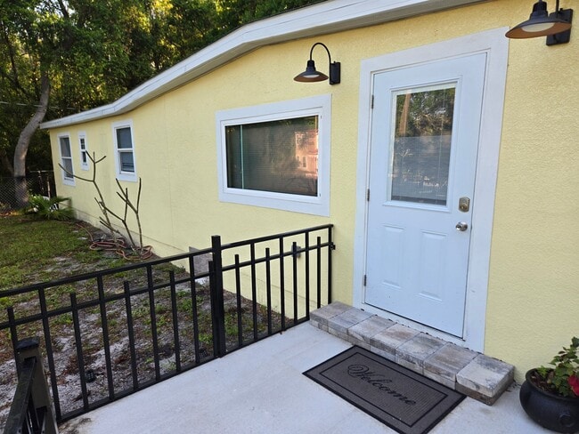 754 Elm St, Unit 17 in Safety Harbor, FL - Foto de edificio - Building Photo