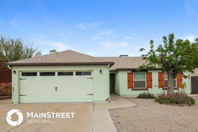 property at 10048 W Mariposa St