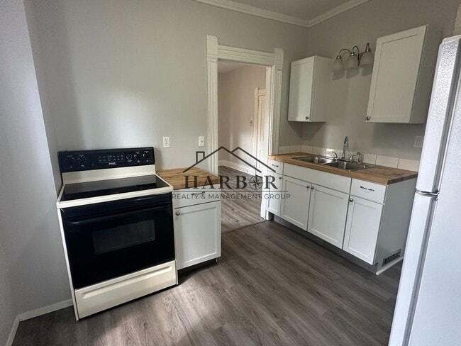 property at 527 Boone St