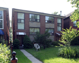 320-322 High Park Ave in Toronto, ON - Building Photo