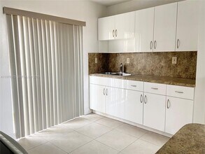 2740 W 62nd St in Hialeah, FL - Building Photo - Building Photo