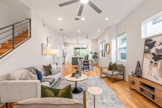 1301 Cometa St, Unit A in Austin, TX - Foto de edificio - Building Photo