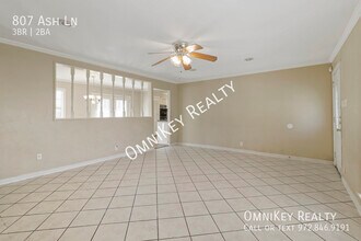807 Ash Ln in Cedar Hill, TX - Building Photo - Building Photo