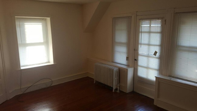 6237 Carpenter St, Unit 3rd FLoor photo'