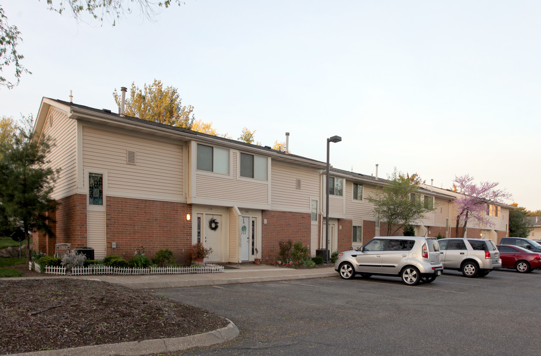 Channelwood Village - Gardens / Townhouses in Akron, OH - Building Photo