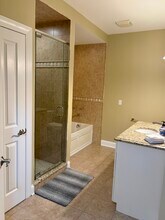 695 Roger Williams Ave, Unit 101 in Highland Park, IL - Building Photo - Building Photo