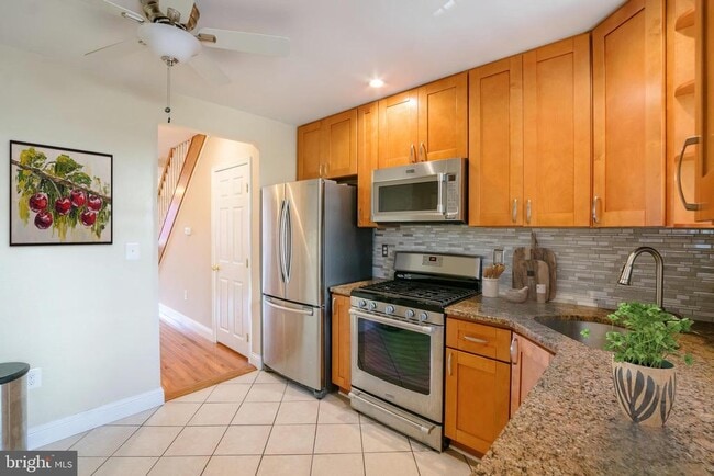 3462 Almond St in Philadelphia, PA - Building Photo - Building Photo