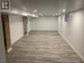 300 Locke St S in Hamilton, ON - Building Photo - Building Photo