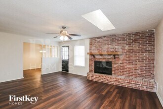 8513 Crestview Dr in North Richland Hills, TX - Building Photo - Building Photo