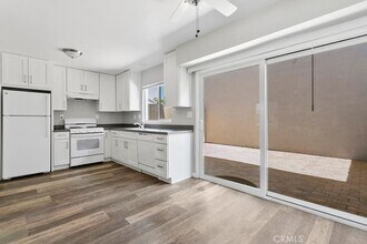 33542 Street of the Blue Lantern in Dana Point, CA - Foto de edificio - Building Photo