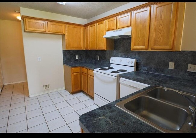 11827 Cape Hyannis Dr in Houston, TX - Building Photo - Building Photo