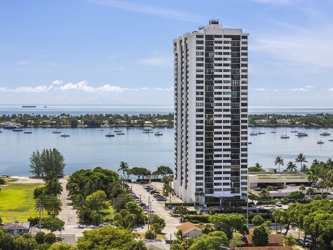 property at 5600 N Flagler Dr