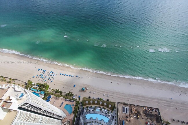 18555 Collins Ave, Unit 905 in Sunny Isles Beach, FL - Building Photo - Building Photo
