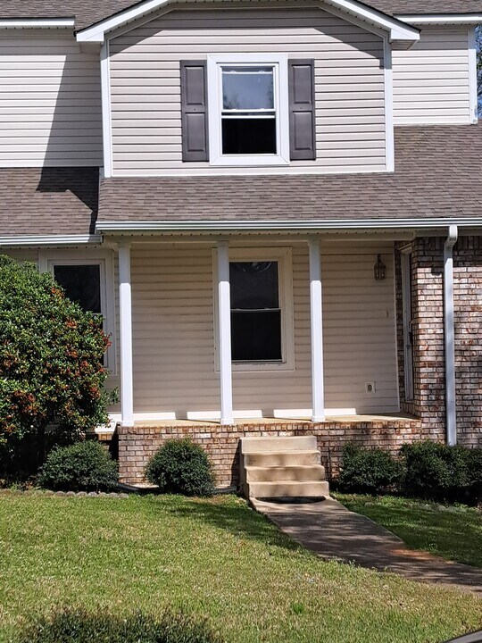 2529 Hawksbury Ln in Hoover, AL - Building Photo