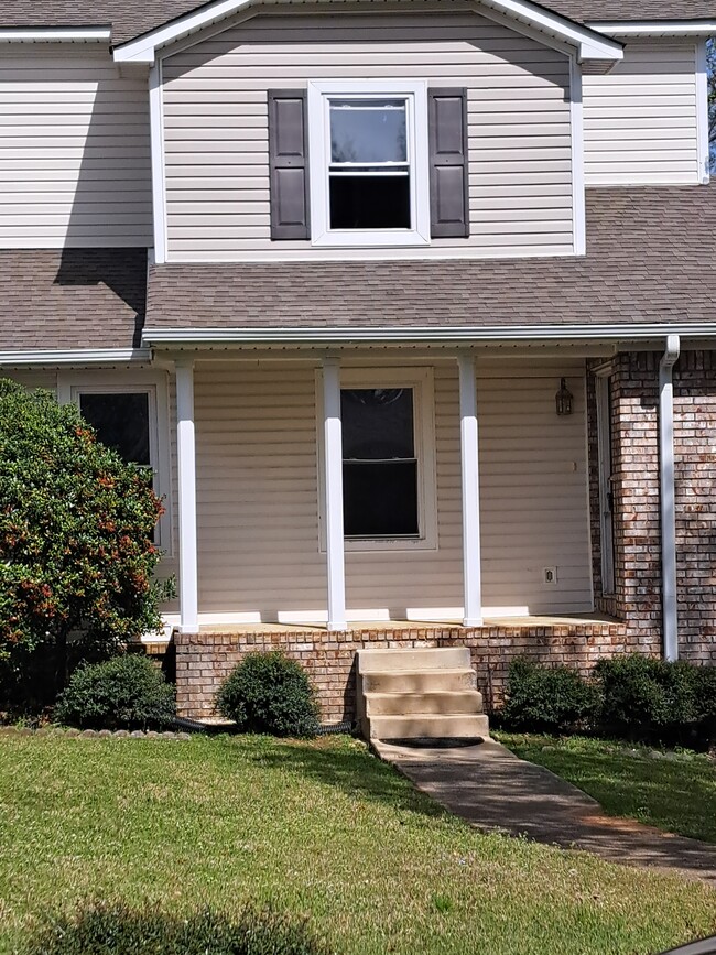 property at 2529 Hawksbury Ln