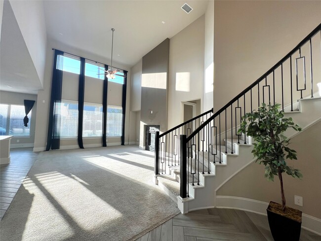 15815 Sunlit Falls Dr