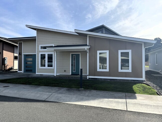 3015 Nellie Wy in Fortuna, CA - Building Photo - Building Photo