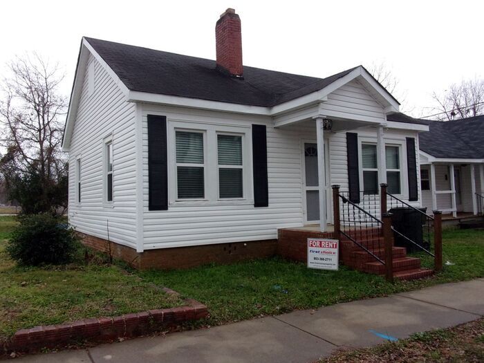 221 Green St in Rock Hill, SC - Building Photo