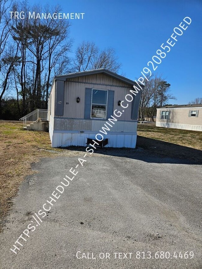 221 Riggs Rd in Hubert, NC - Building Photo - Building Photo