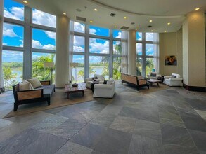 2681 N Flamingo Rd in Sunrise, FL - Foto de edificio - Building Photo