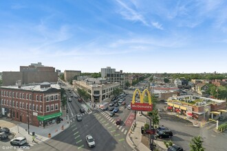 1921 N Milwaukee Ave in Chicago, IL - Foto de edificio - Building Photo