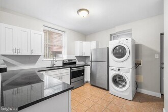 1240 S 56th St in Philadelphia, PA - Building Photo - Building Photo